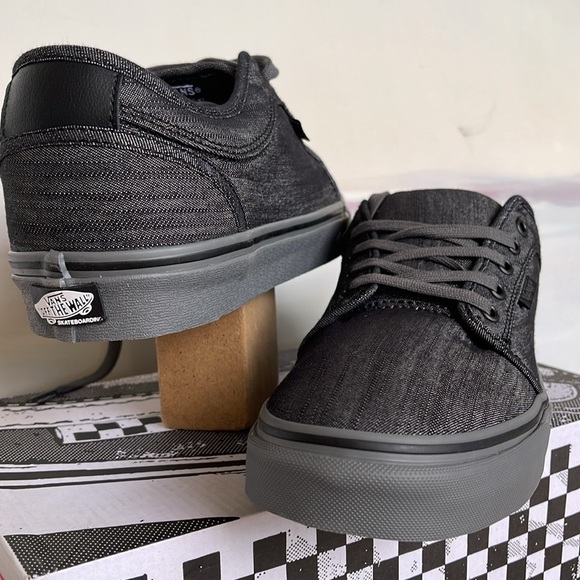 Vans Men’s Skate Chukka Low
Black/Grey/Denim
VN0A4BX45BR
Sneakers - Picture 12 of 16
